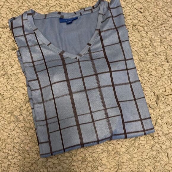 Apt. 9 V-neck Top. Size‎ Medium. Ski Blue Plaid - Picture 7 of 7
